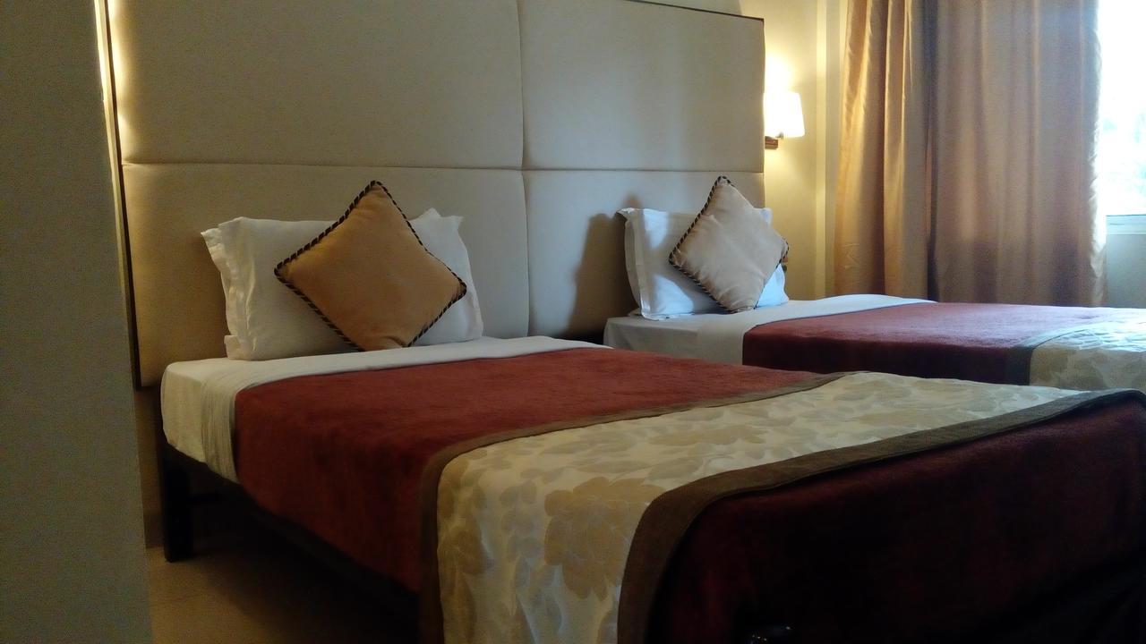 Landmark Hotels Guwahati Esterno foto