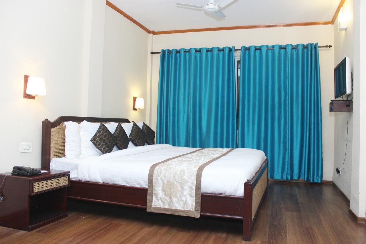 Landmark Hotels Guwahati Esterno foto