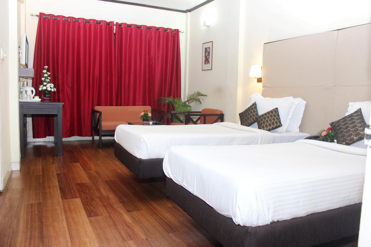 Landmark Hotels Guwahati Esterno foto