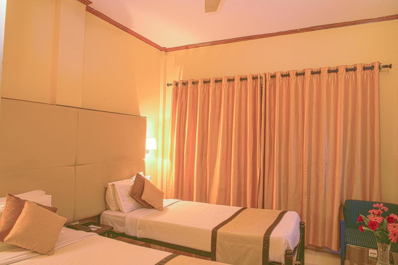 Landmark Hotels Guwahati Esterno foto